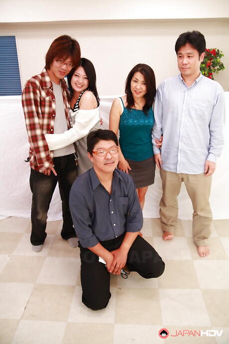 Japanese mature masturbating in cloth at sex therapist