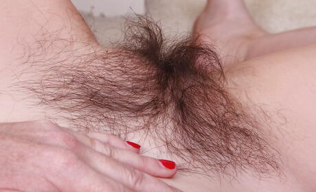 Excellent german mature Lexy Lou makes some foot fetish action 